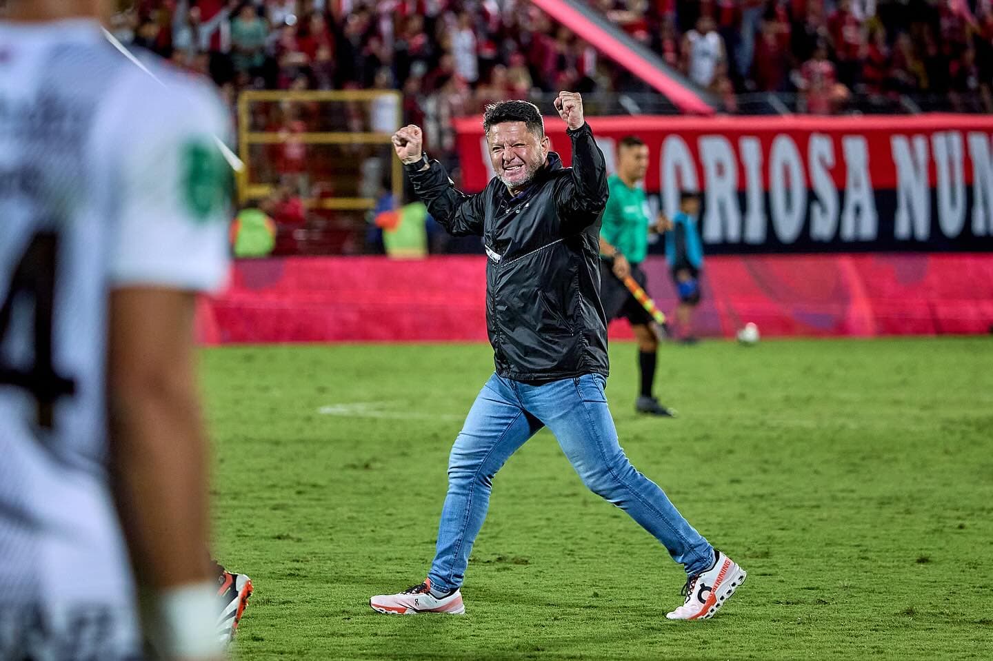 Jafet Soto sancionado por su celebración en el Morera Soto