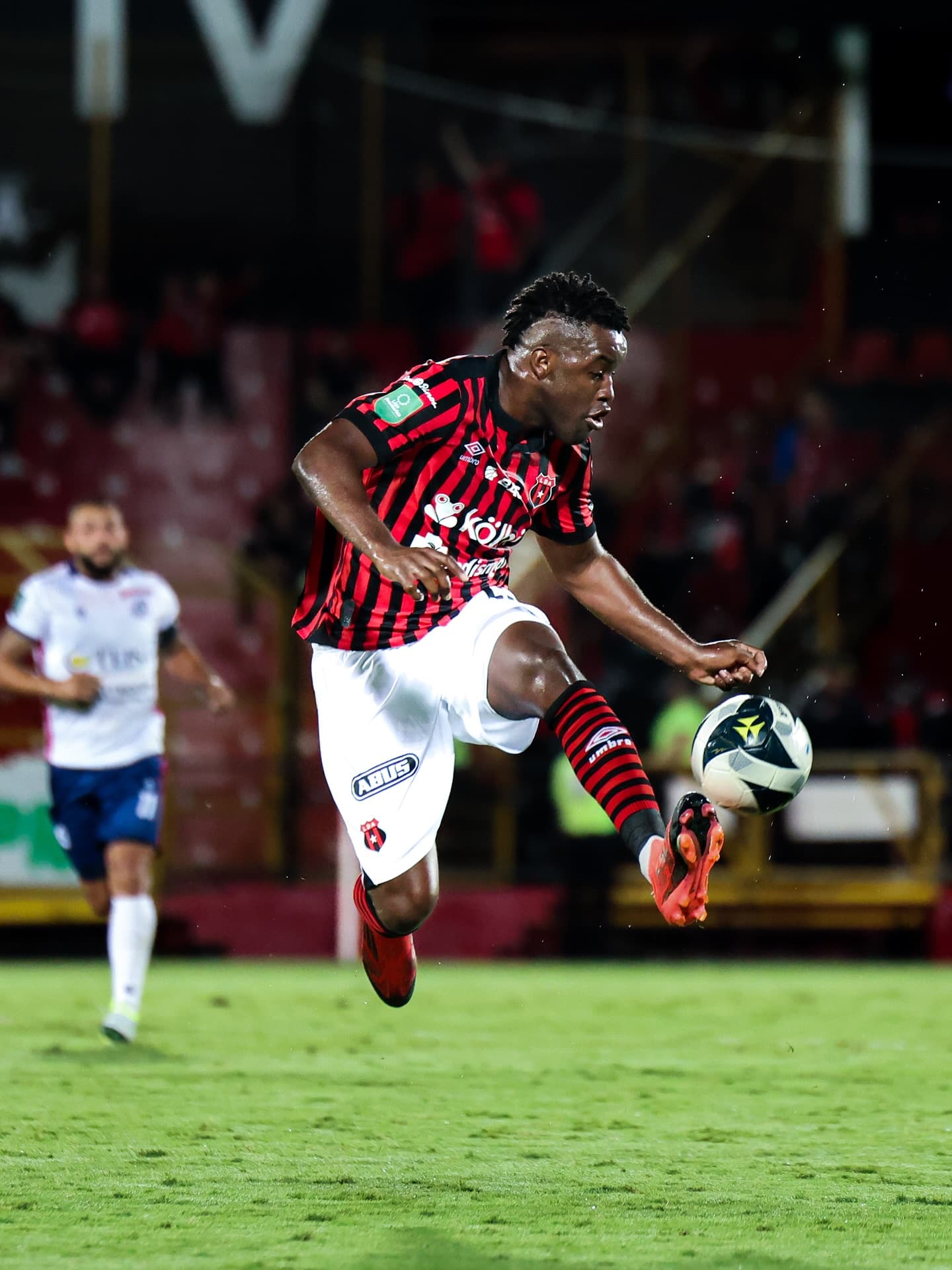 ¿Joel Campbell viajará este martes a El Salvador?