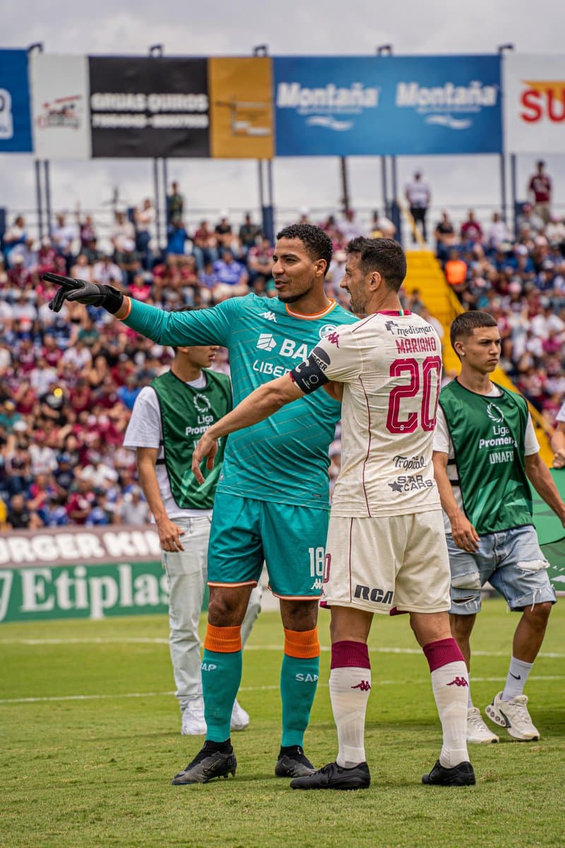 (Video) Saprissa vs. Cartaginés: Pedro Navarro explica por qué primer gol brumoso es válido