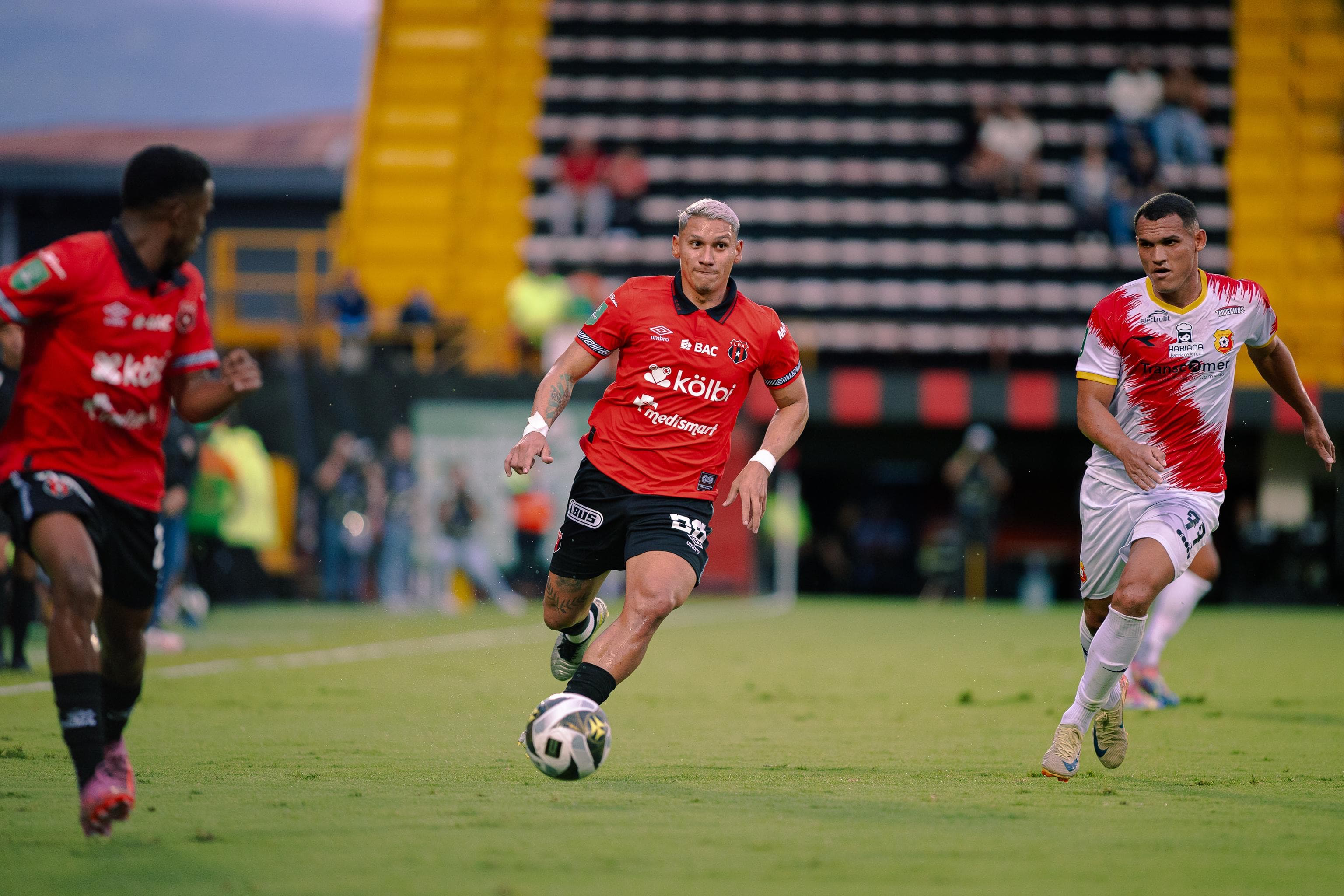 Alajuelense fue mejor, pero Herediano ganó en el Morera Soto