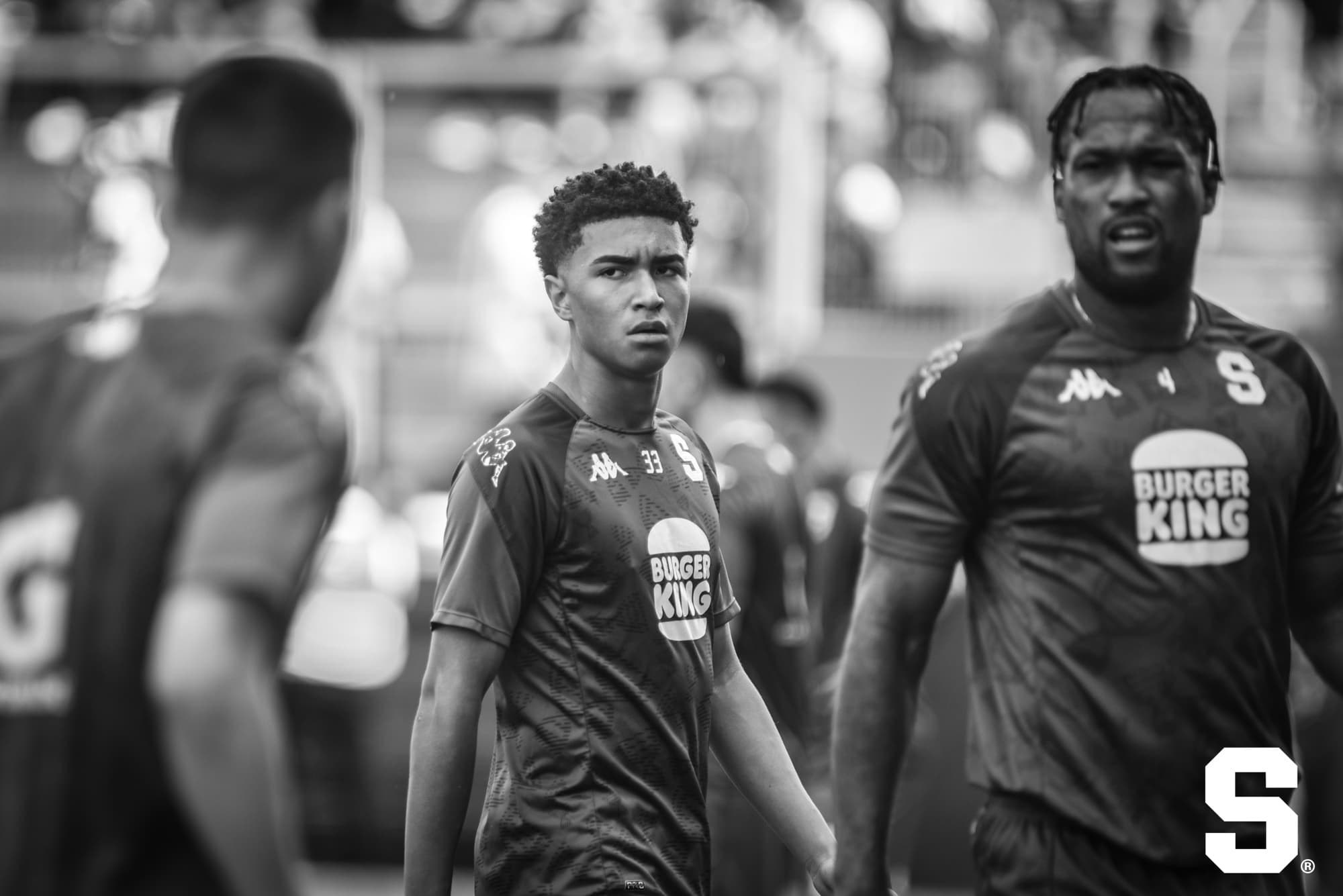 Alajuelense - Saprissa: ¿Quiénes le abrieron la puerta de salida del CAR a Kenay Myrie?