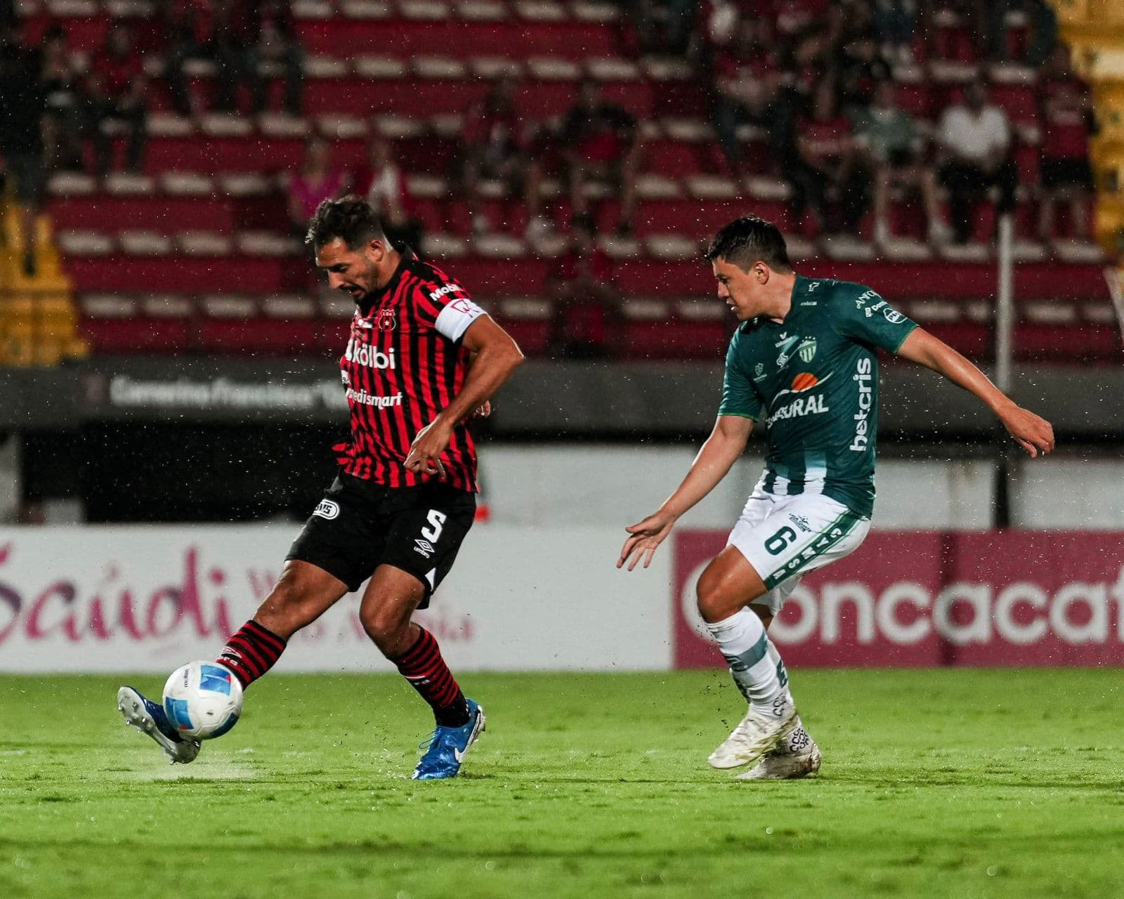 Alajuelense está en pie de lucha por el tricampeonato centroamericano