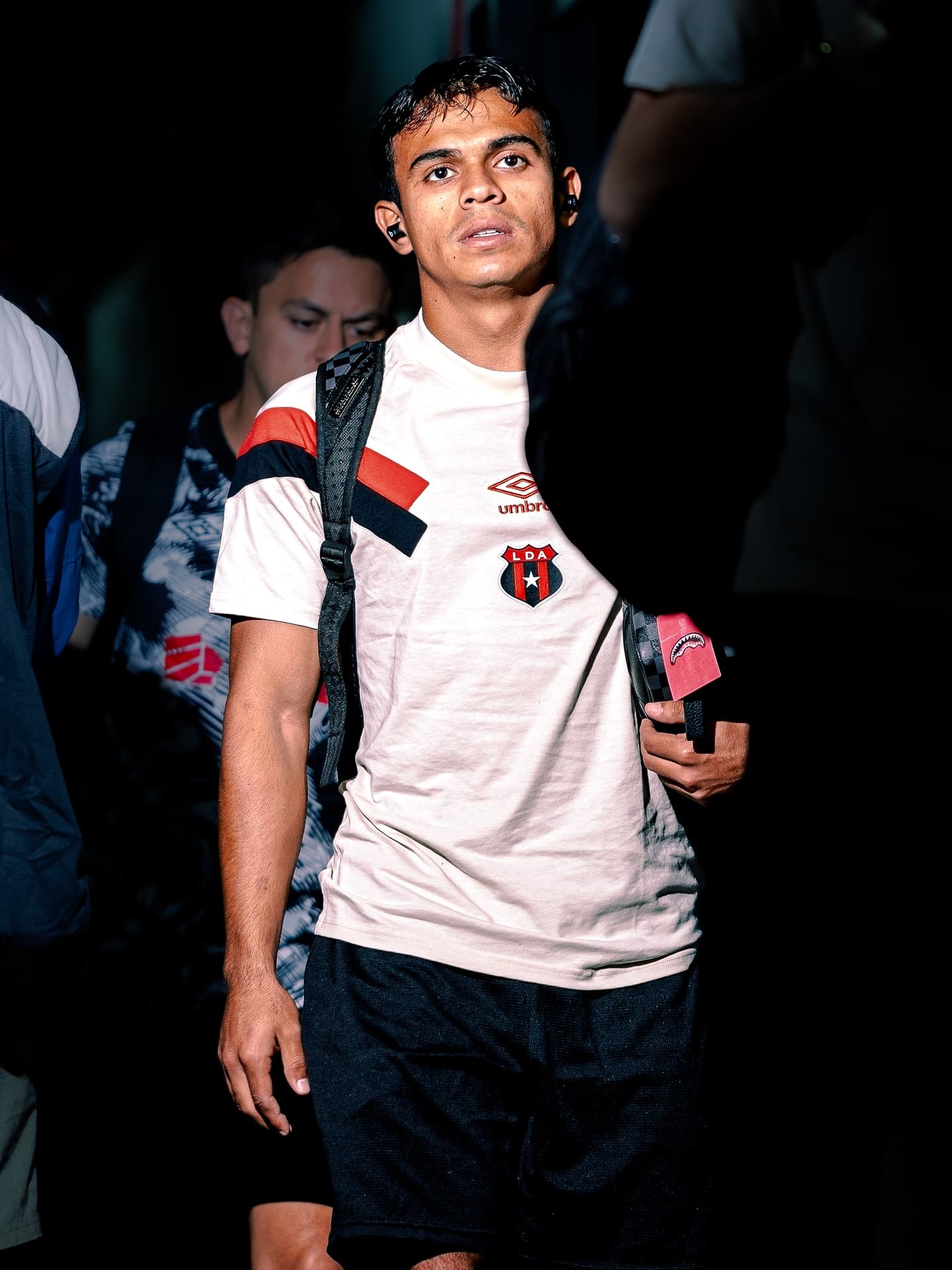 De los aplausos a las críticas: por qué Aarón Suárez necesitaba salir de Alajuelense