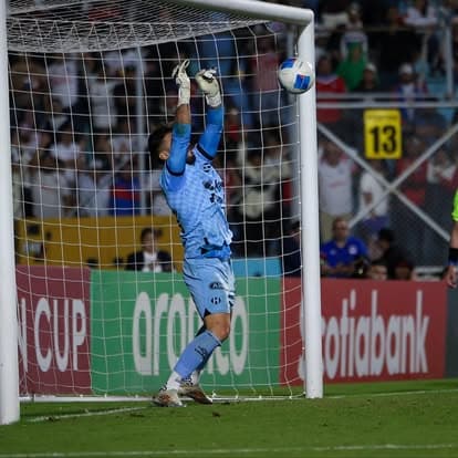 Penales Alajuelense–Olimpia: Jorge Benguché pateó su penal contra tres porteros