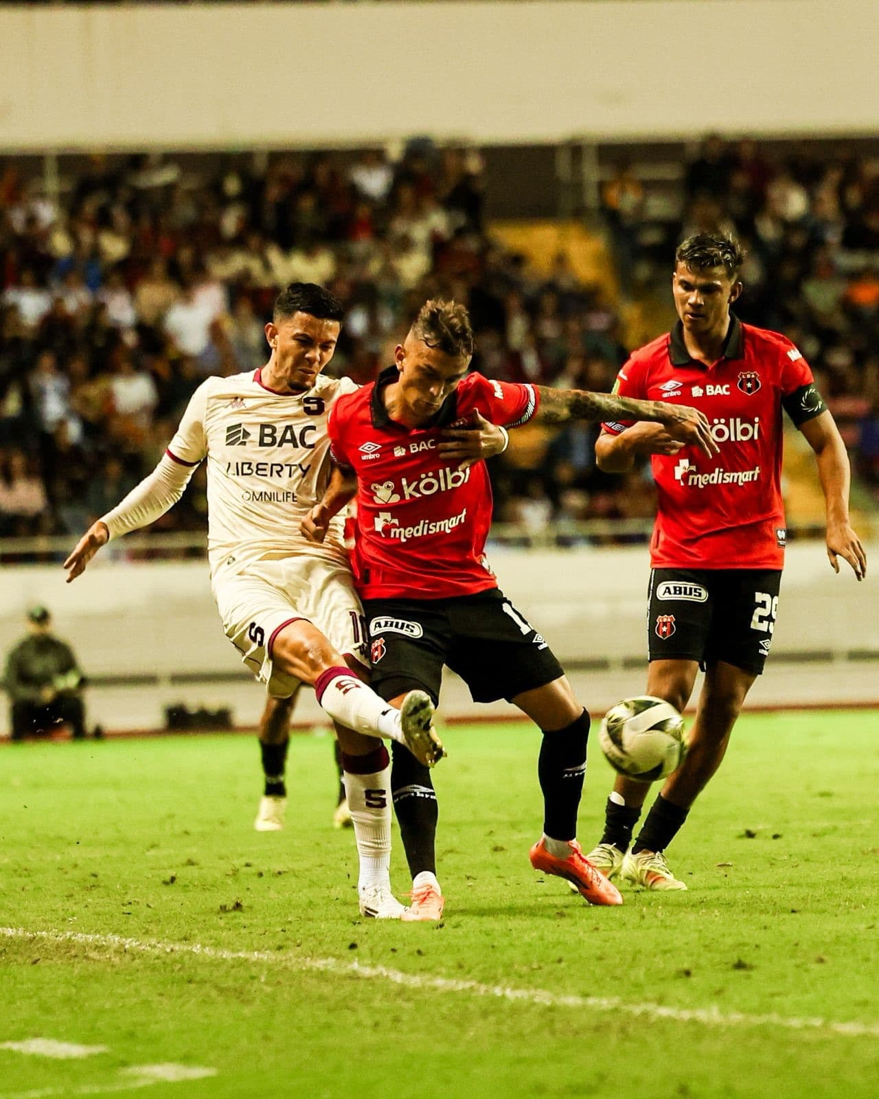 Kenneth Vargas habla sin rodeos sobre el por qué eligió jugar en Alajuelense