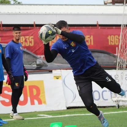Herediano interrumpe préstamo de portero con Sporting ante lesiones en su arco
