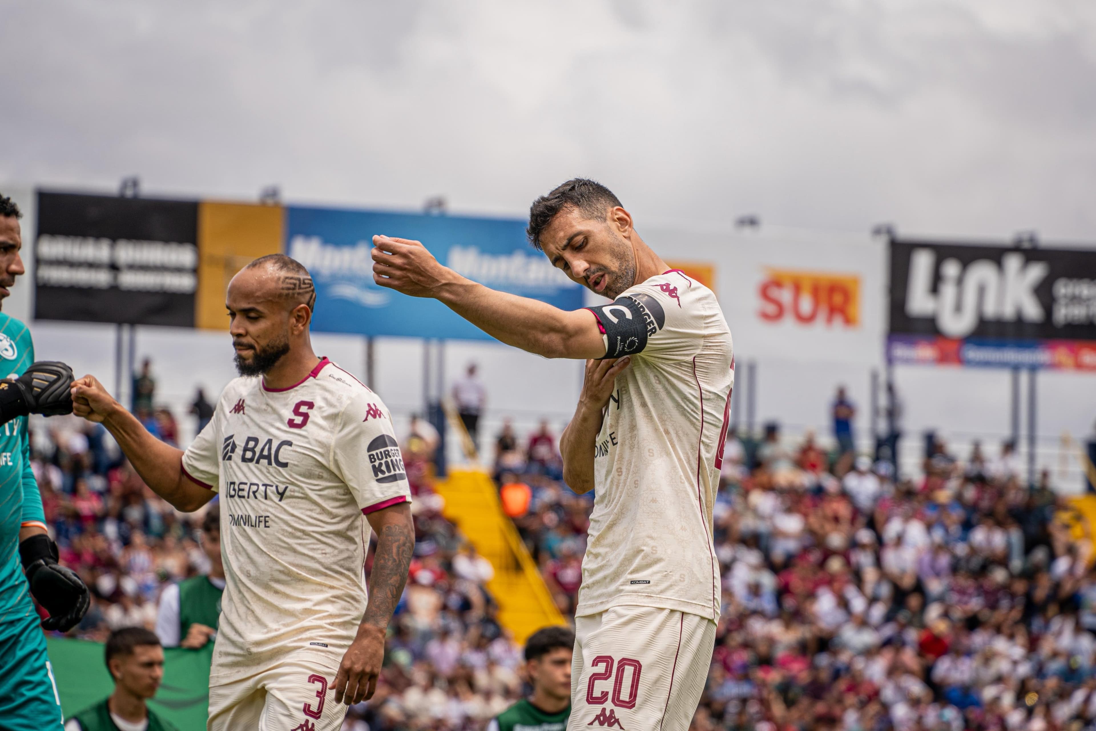 Mariano Torres lanza declaraciones imperdibles tras el 3-0 ante Cartaginés