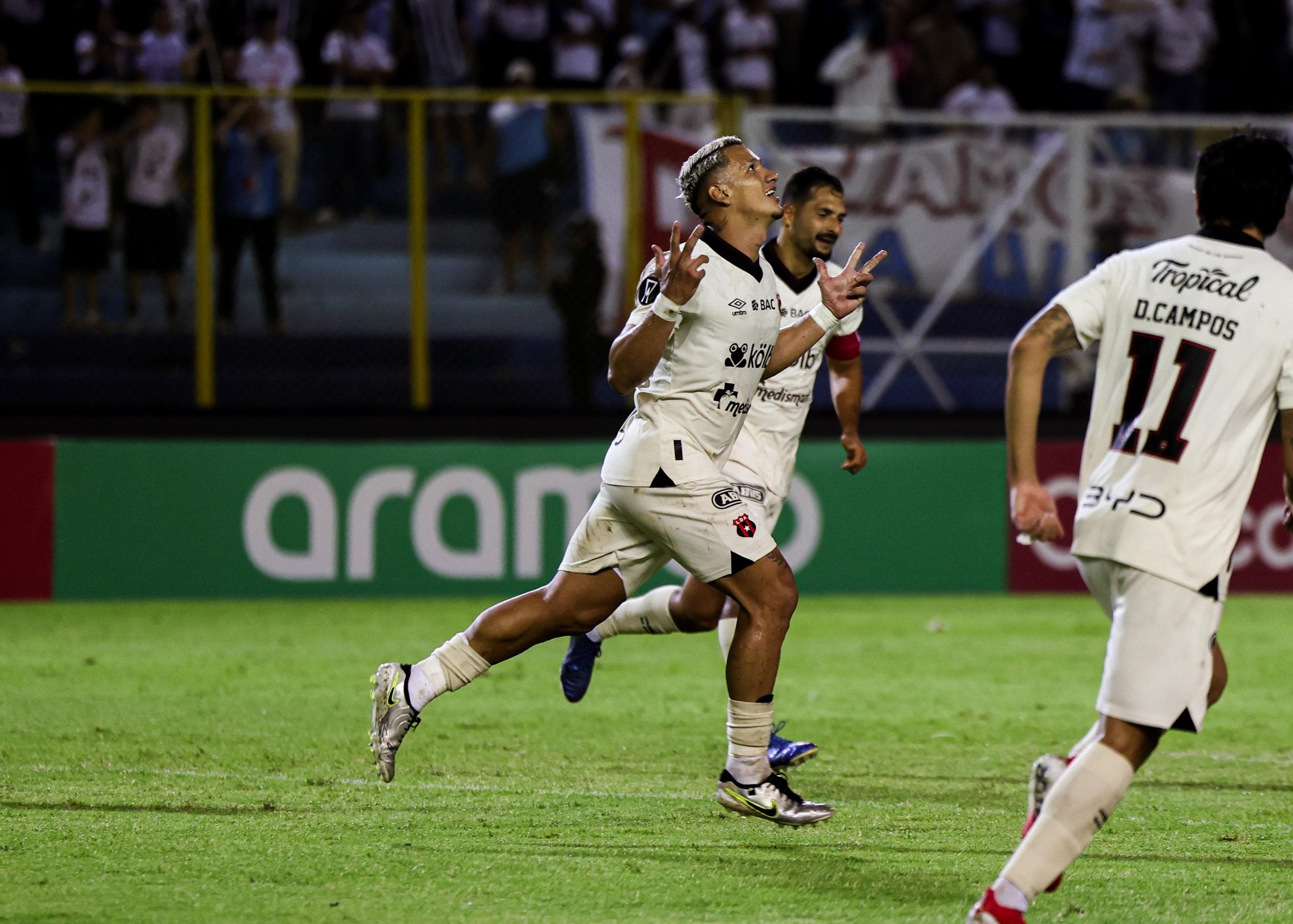 Alajuelense depende de sí para avanzar en Copa Centroamericana